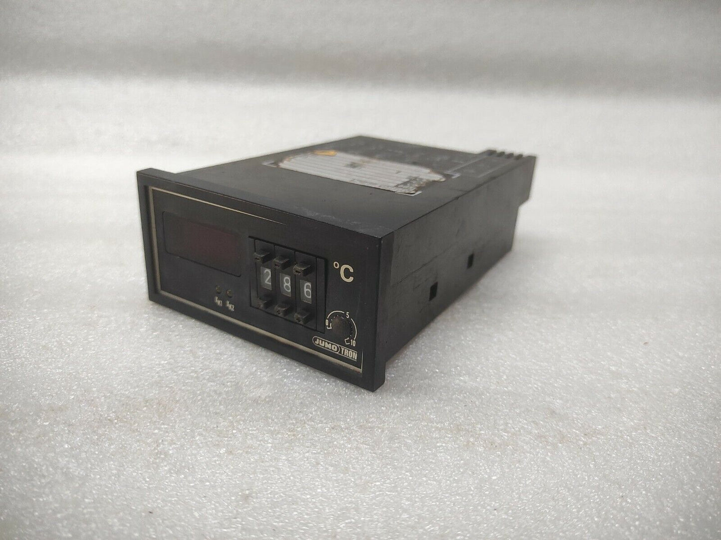 JUMO TRON HROW-48/DI-D3 TEMPERATURE CONTROLLER 220VAC PT100 0-399'C