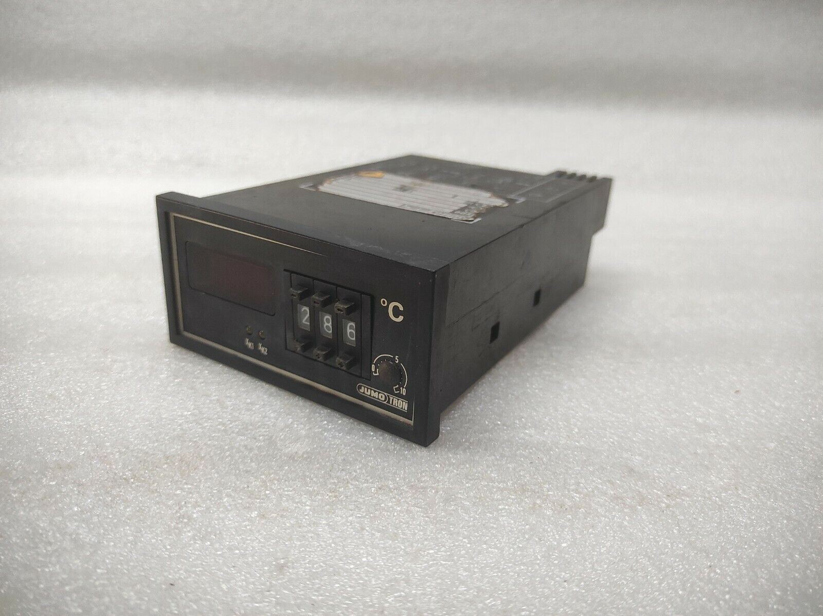 JUMO TRON HROW-48/DI-D3 TEMPERATURE CONTROLLER 220VAC PT100 0-399'C