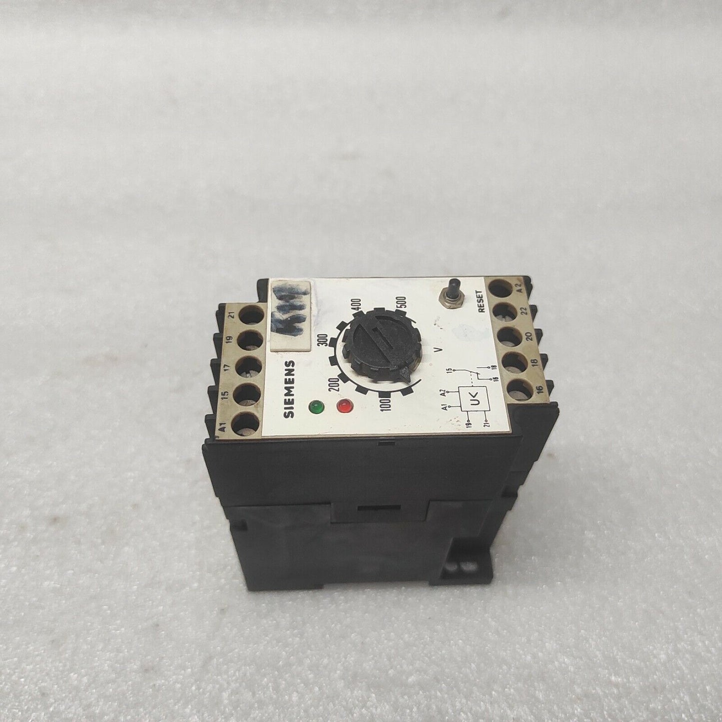 SIEMENS 7RA0015-0CA62 VOLTAGE RELAY