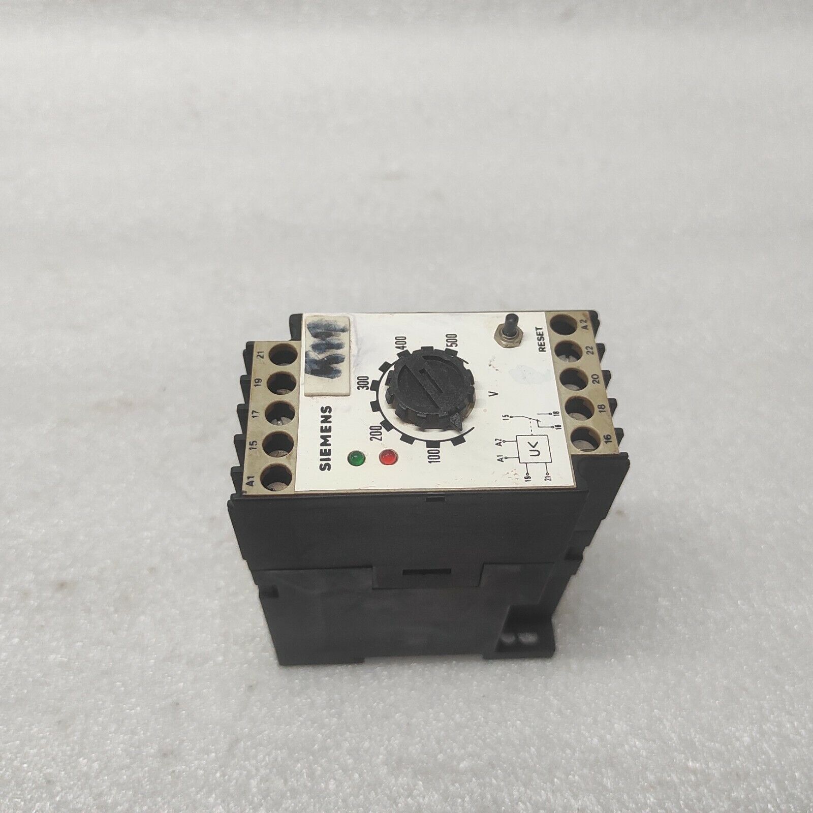 SIEMENS 7RA0015-0CA62 VOLTAGE RELAY
