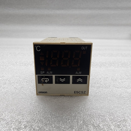 OMRON E5CSZ-R1T TEMPERATURE CONTROLLER 100-240V