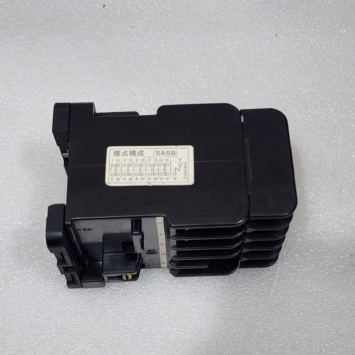 FUJI ELECTRIC SRC 50-4F/X AUX RELAY COIL VOLTAGE 200-240V