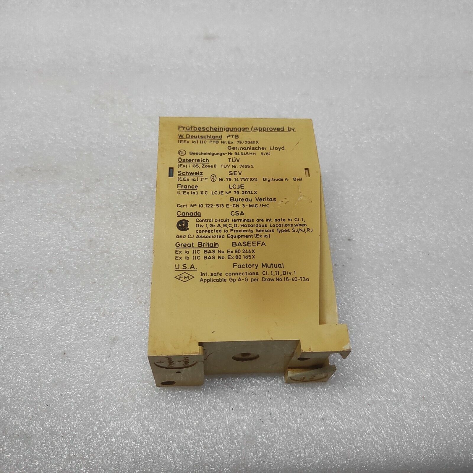 PEPPERL + FUCHS WE77/EX1 SWITCH AMPLIFIER 220V