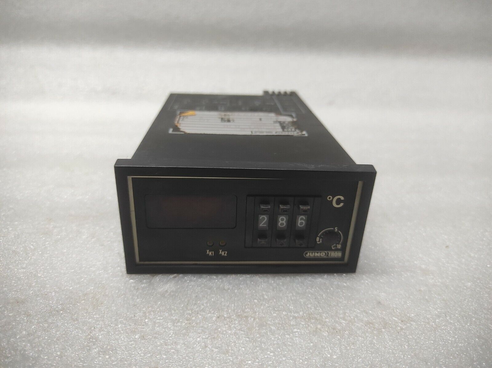 JUMO TRON HROW-48/DI-D3 TEMPERATURE CONTROLLER 220VAC PT100 0-399'C
