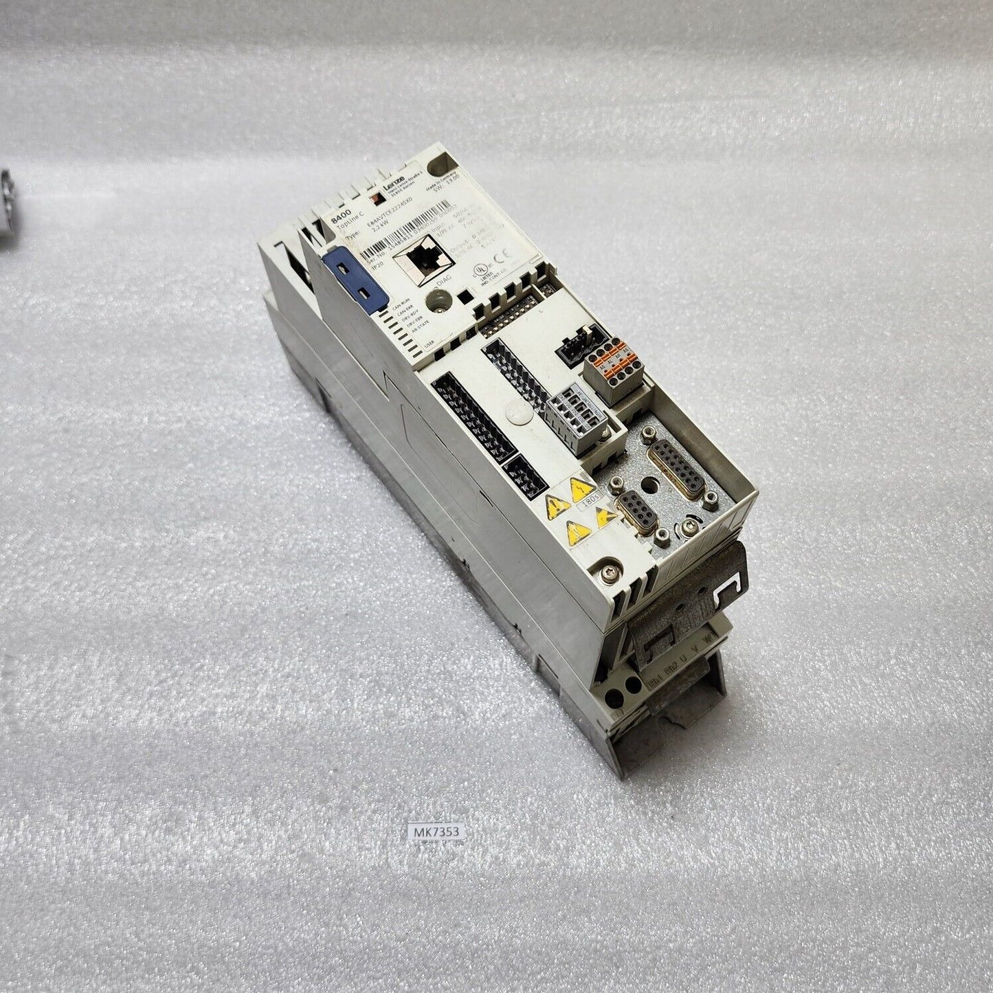 LENZE E84AVTCE2224SX0 2.2kW 3PH AC DRIVE 8400 TOPLINE C 15485811