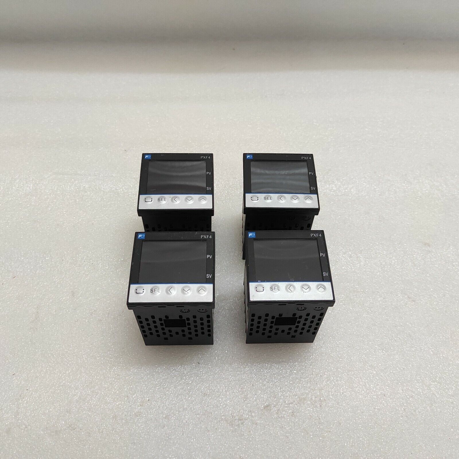 FUJI ELECTRIC PXF4 TEMPERATURE CONTROLLER PXF4AEA2-1VY00-P 100-240V 48X48MM