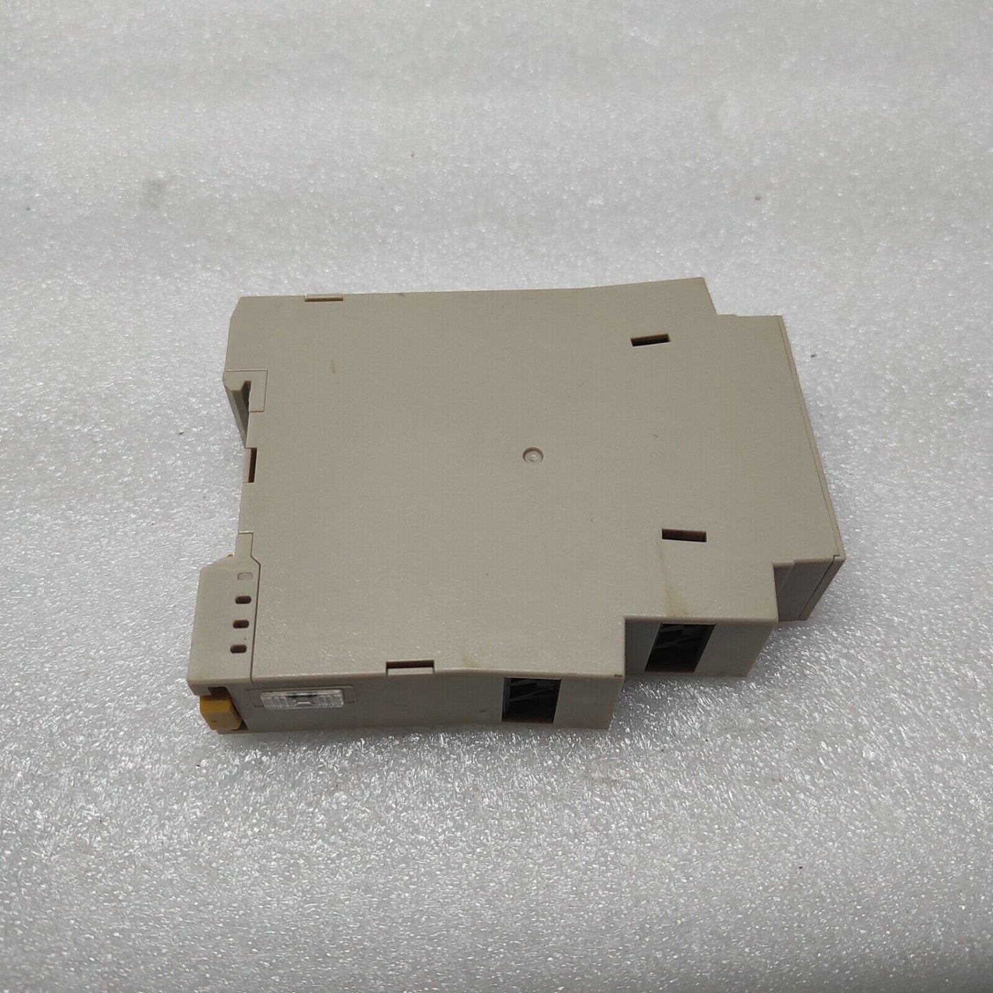 OMRON H3DE-M2 MULTIFUNCTION TIME RELAY 0.1S-120H 24-230VAC/DC