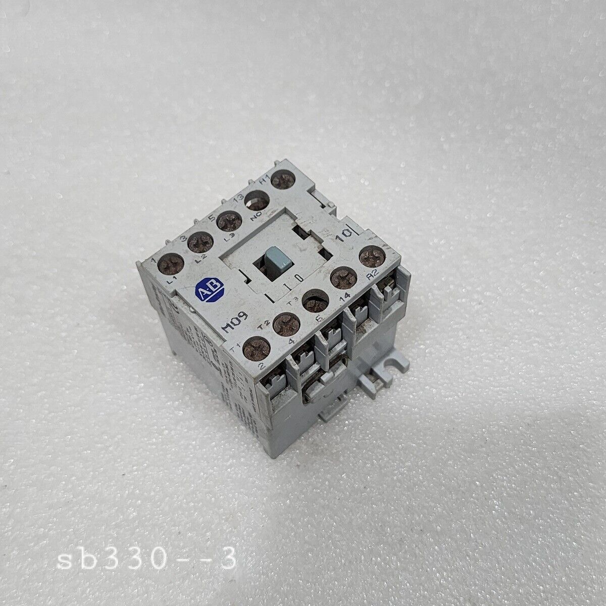 ALLEN BRADLEY 100-M09N-3 SER A NON REVERSING MINI CONTACTOR