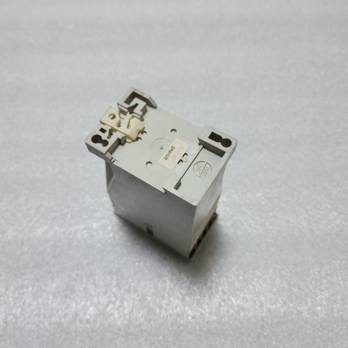 DOLD AI 810.002 VOLT RELAY