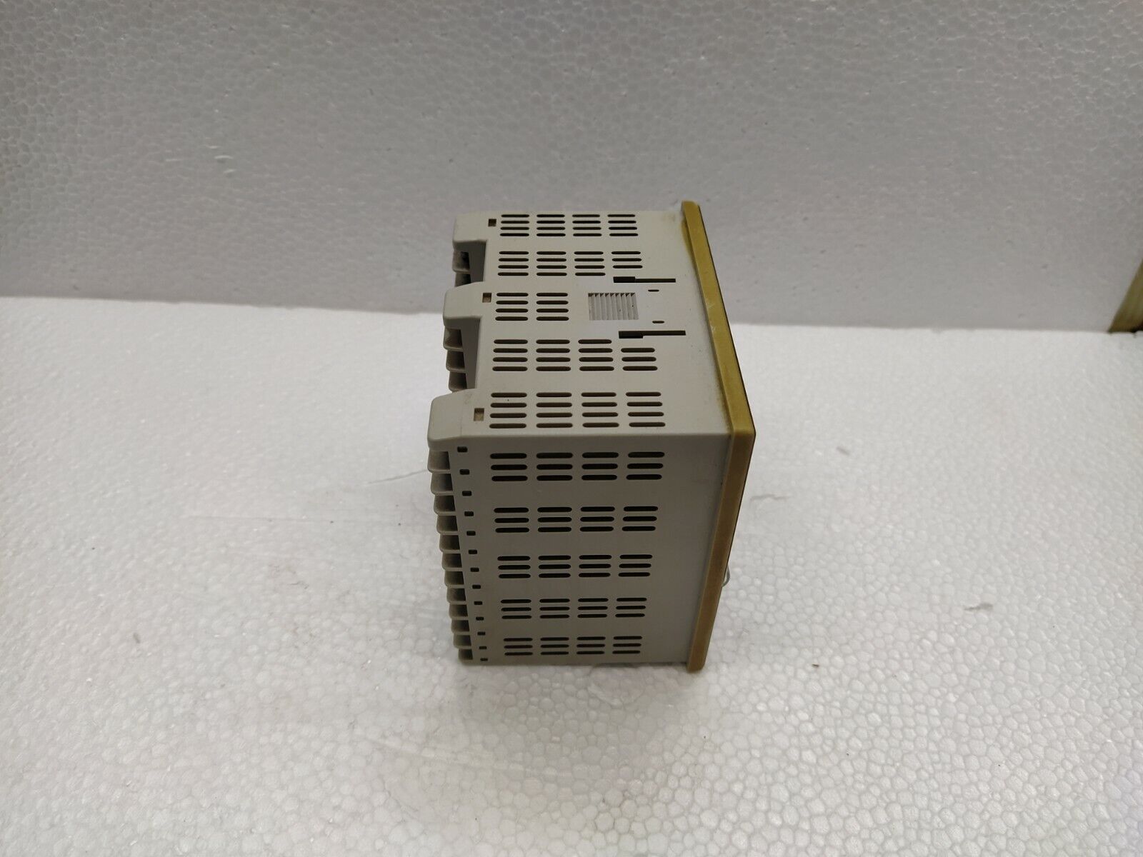 Yamatake Azbil SDC 36 Digital Indicating Controller C36TC0UA4000 SDC36 100-240V