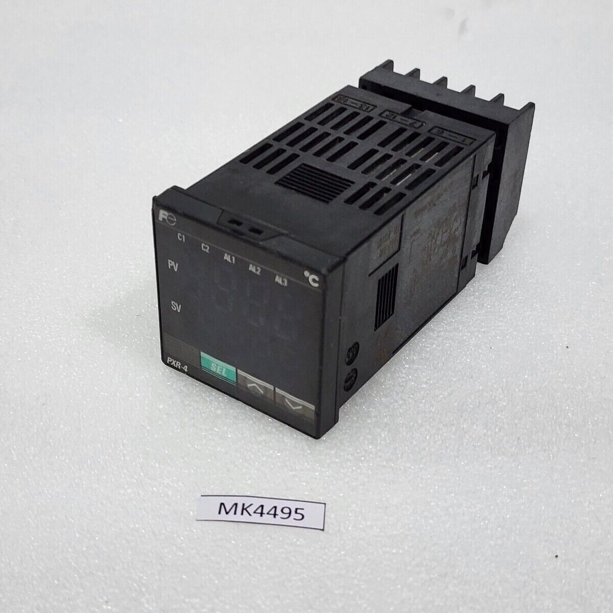 FUJI ELECTRIC PXR4TAS1-1V000 DIGITAL TEMPERATURE CONTROLLER