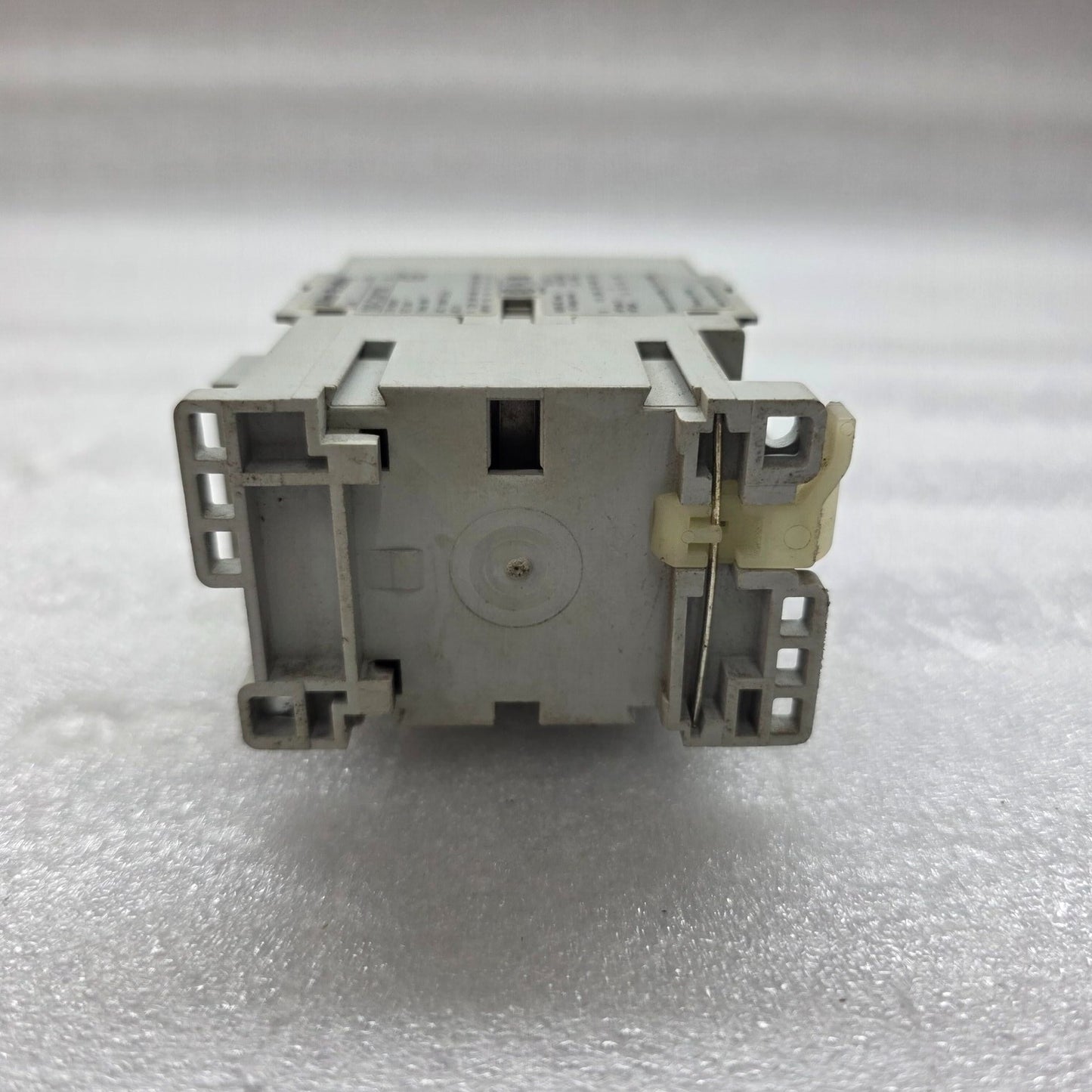 ALLEN BRADLEY CAT 100-C30-00 MAGNETIC CONTACTOR 24V