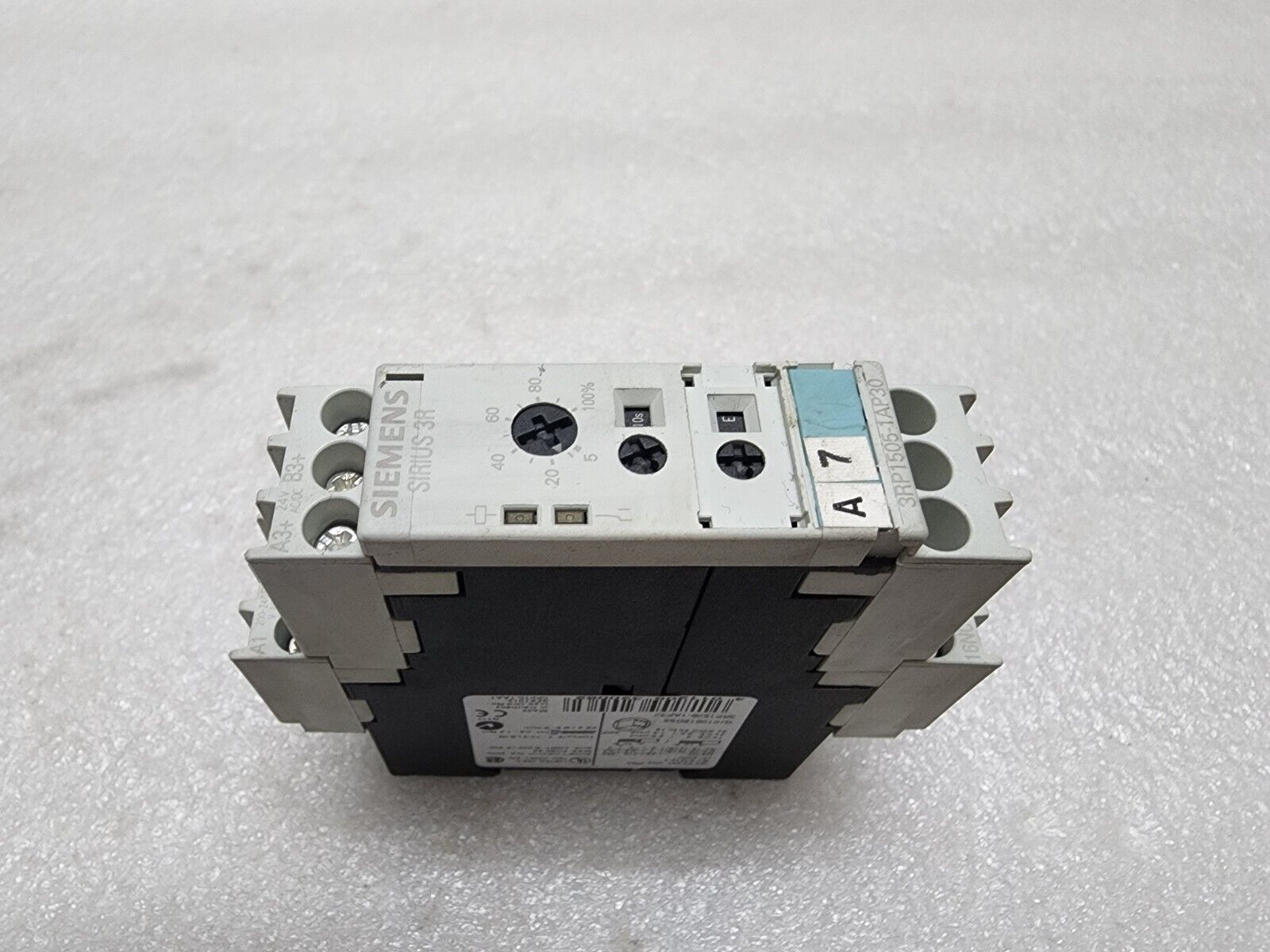 SIEMENS 3RP1505-1AP30 MULTI FUNCTION TIME RELAY