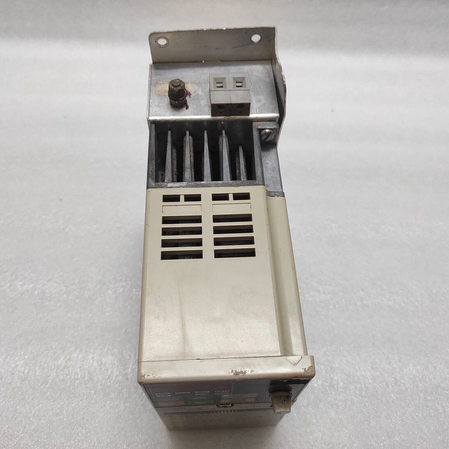 OMRON SYSDRIVE 3G3MV-AB004 AC-DRIVE 0.55kW 200-240V