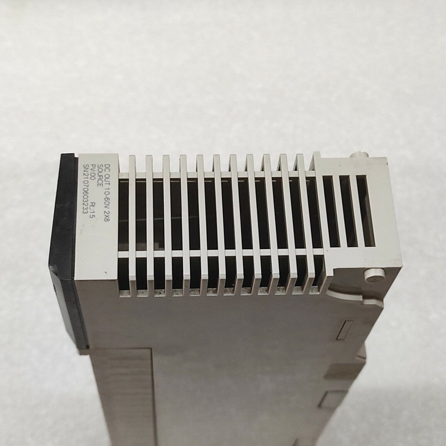 SE 140DDO84300 10-60 VDC OUTPUT MODULE 