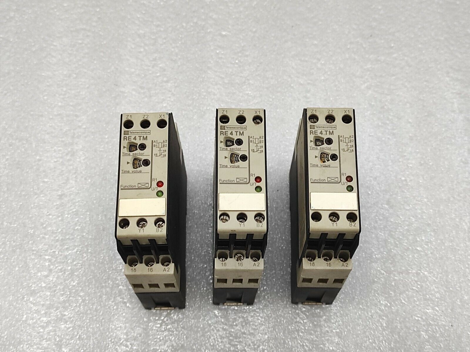 TELEMECANIQUE RE4 TM1 1BU TIMING RELAY 09971 110-240v/24v/42-48V 0.05S-300H RE4 