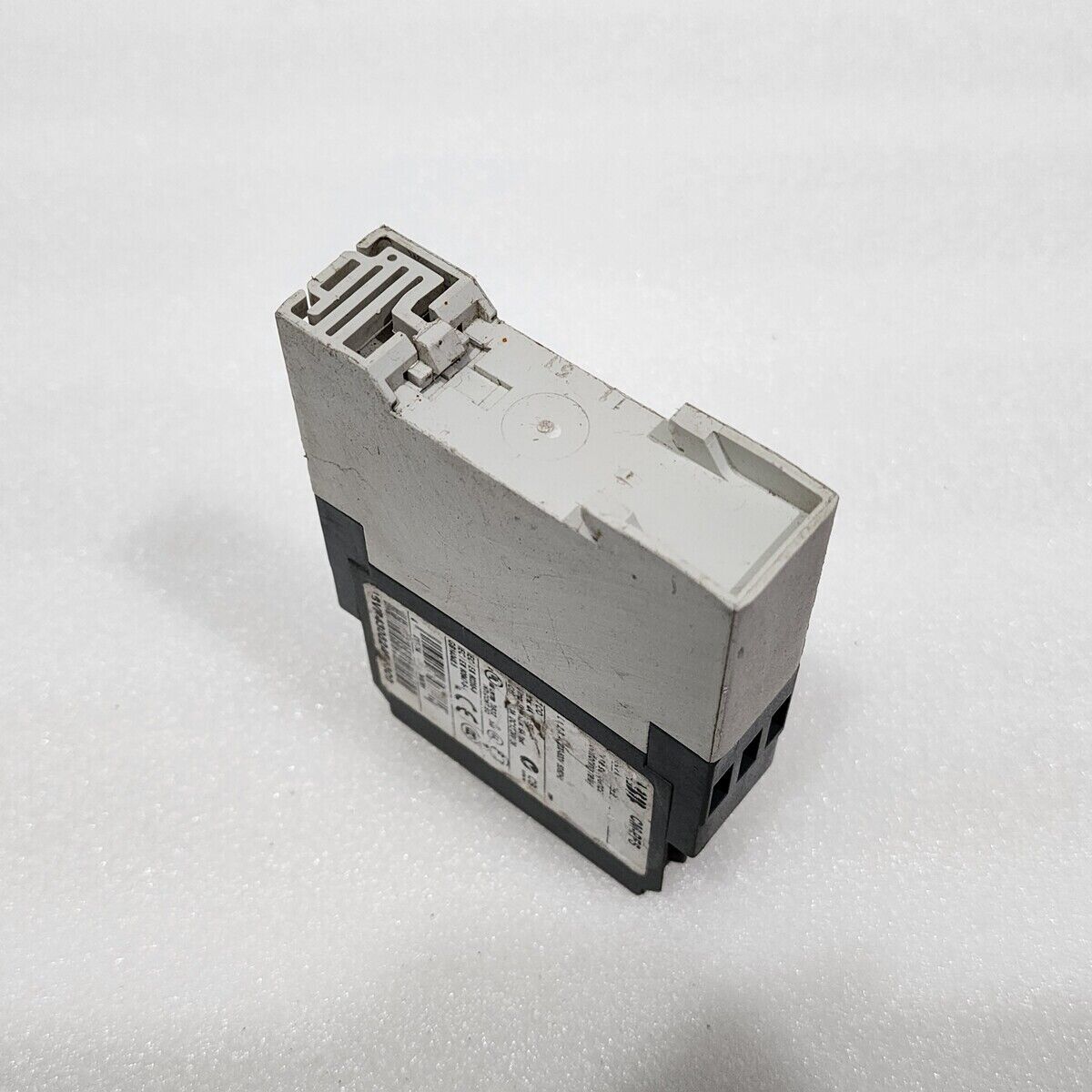 ABB CM-PFS PHASE MONITORING RELAY 1SVR430824R9300