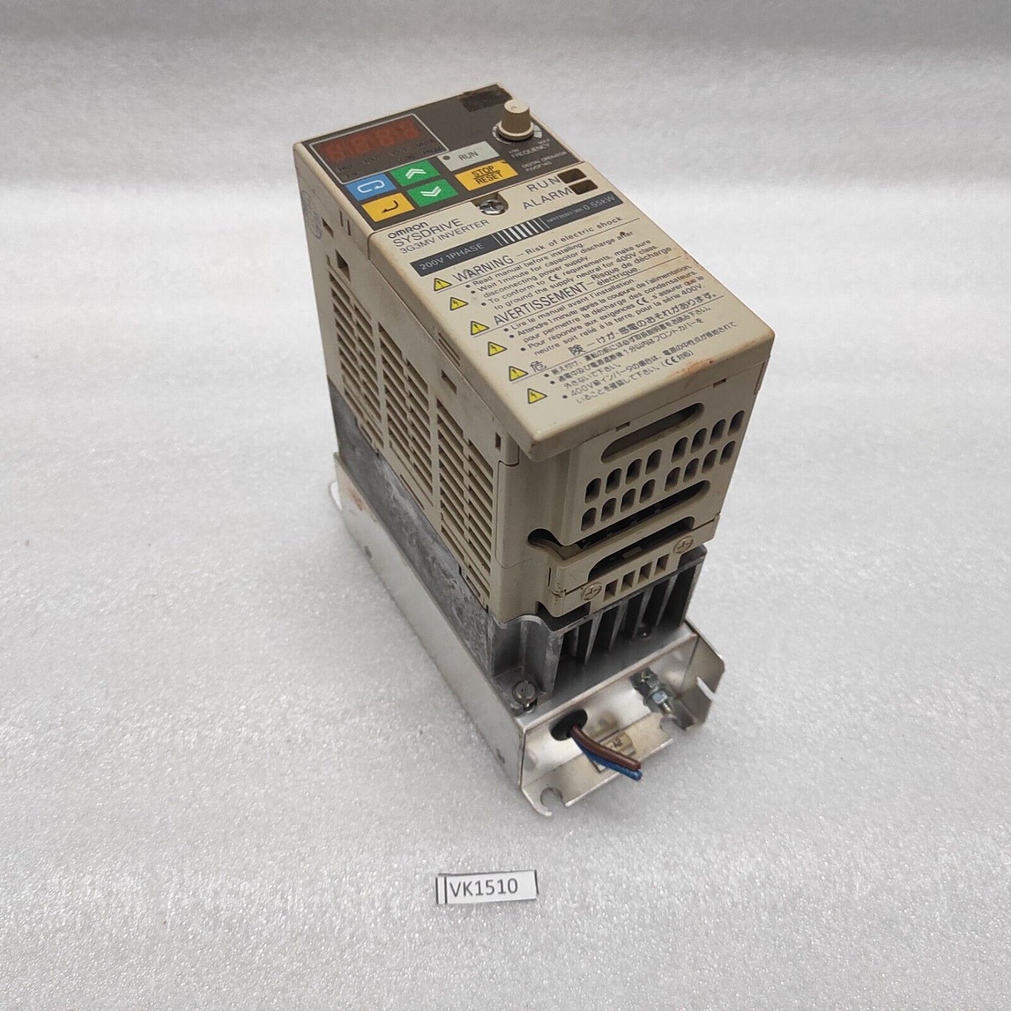 OMRON SYSDRIVE 3G3MV-AB004 AC-DRIVE 0.55kW 200-240V