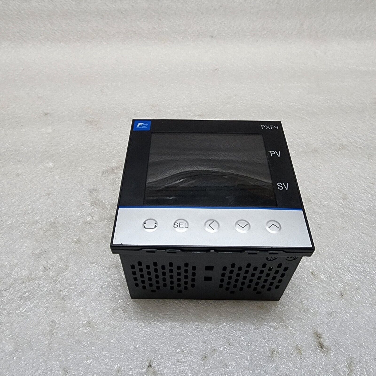 FUJI ELECTRIC PXF9AAY2-1VM00-P TEMPERATURE CONTROLLER 100-240VAC