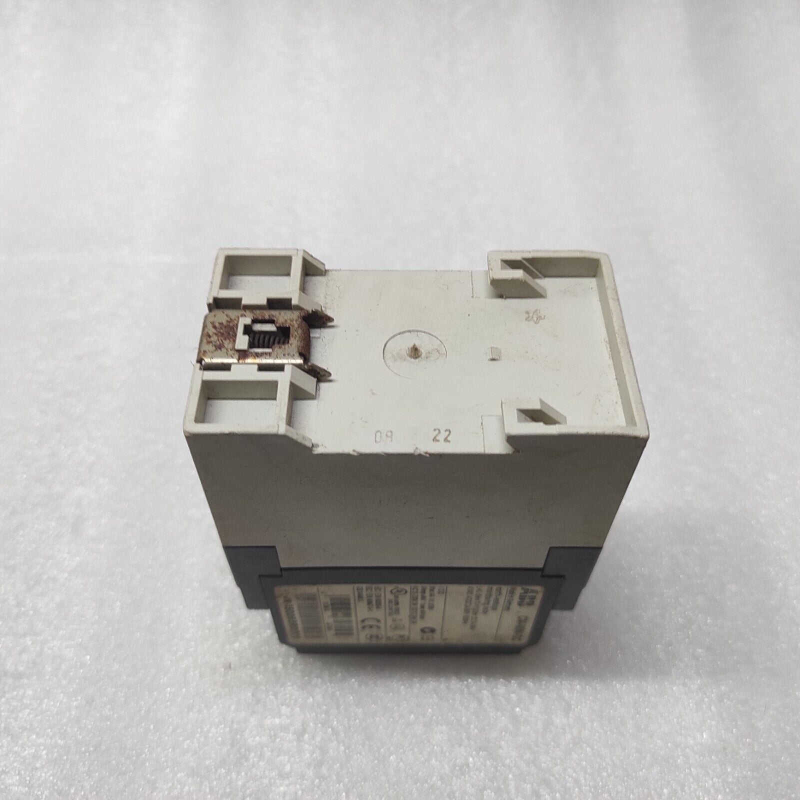 ABB CM-IWN-DC INSULATION MONITORING RELAY 1SVR450065R0000 24-240VAC/DC