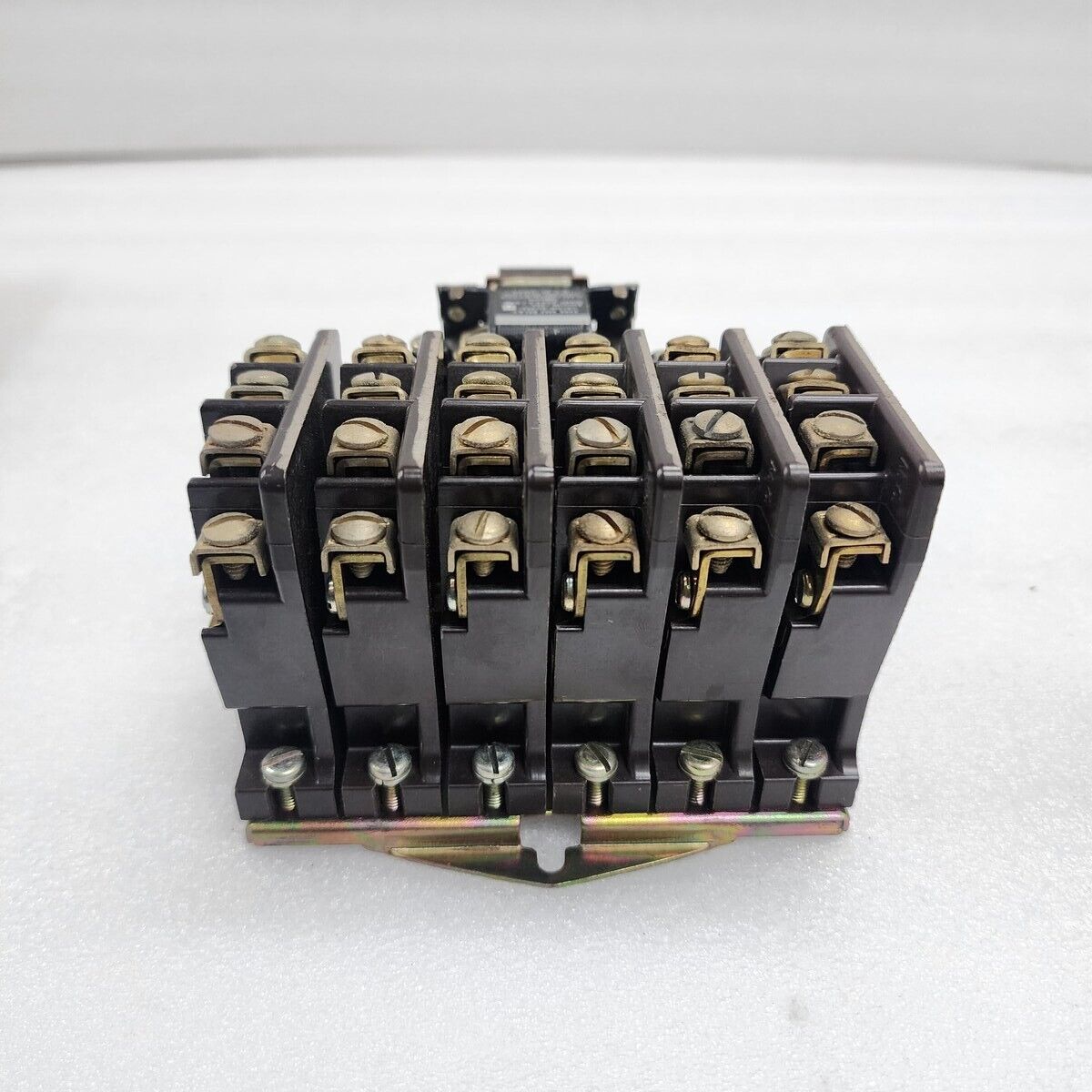 CLARK CONTROL DIVISION 5UF12-2-76 PMF A.C. RELAY BULLETIN 7305 10A 600VAC 5UF12-