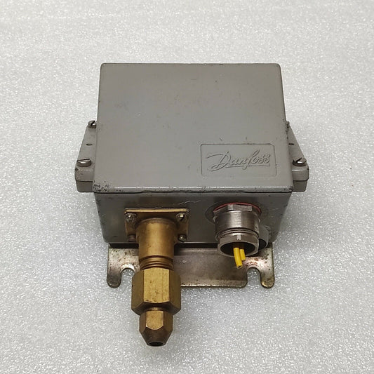 DANFOSS KPS35 PRESSURE SWITCH 060-3100 454