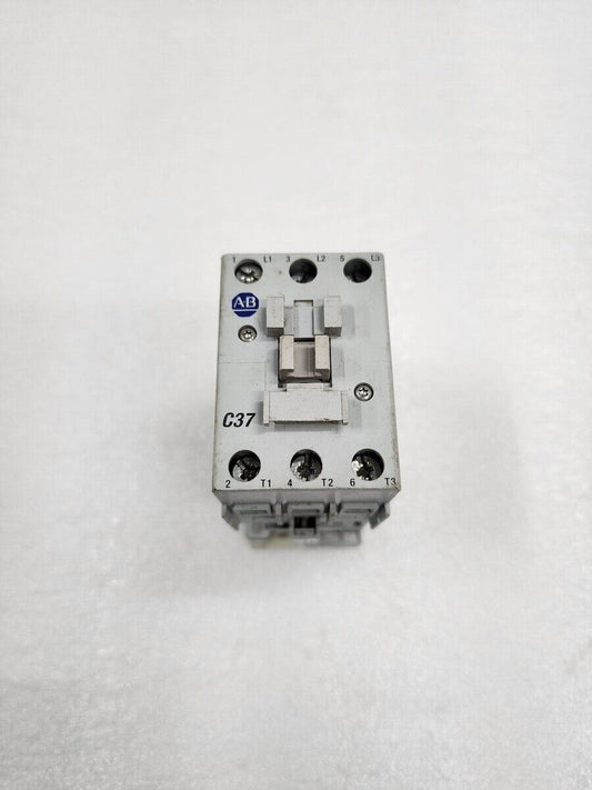 ALLEN BRADLEY CAT 100-C37-00 SER C MAGNETIC CONTACTOR COIL VOLTAGE 230VAC