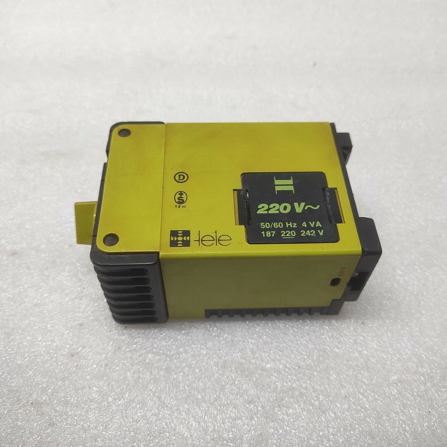 TELE EDK TIME RELAY 0-10MIN 220V