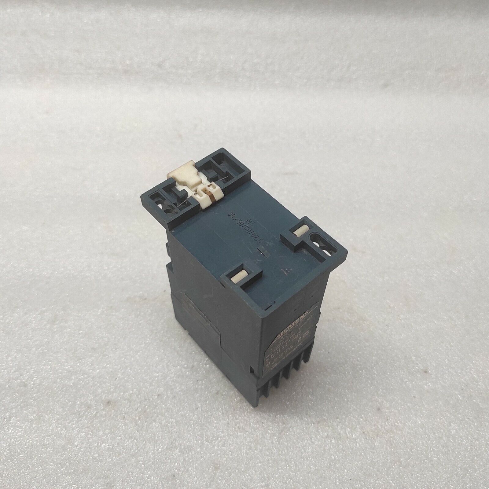 SIEMENS 7PU4040-4AJ30 TIME RELAY 100-127V 0-10MIN