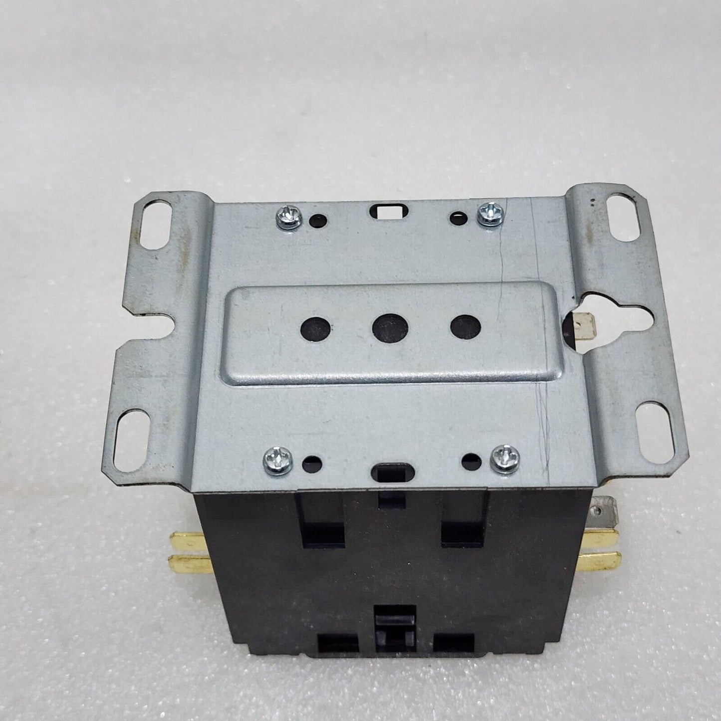 ABB DP25C3P-1 3-POLE MAGNETIC CONTACTOR 35A COIL VOLTAGE 120VAC