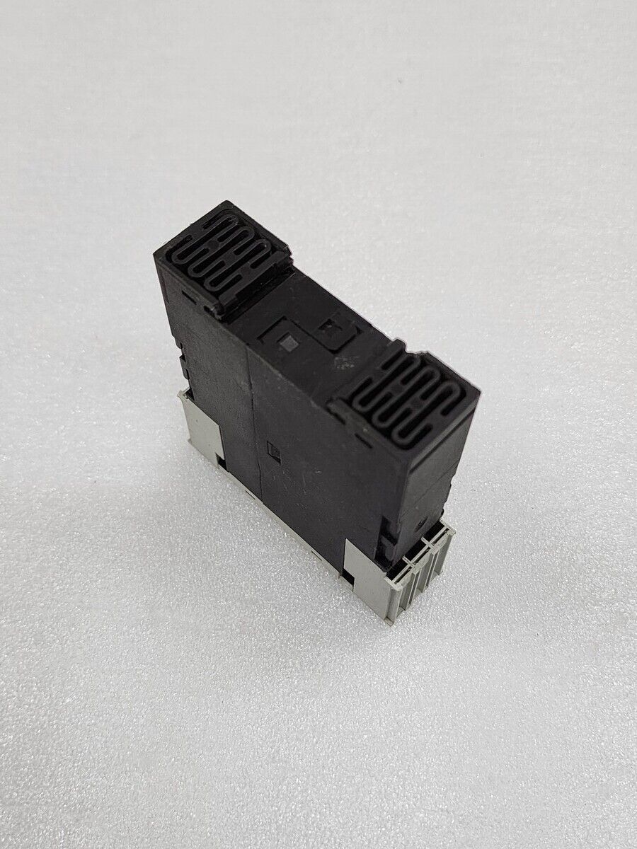 SIEMENS 3RP1525-1AP30 TIMING RELAY ON DELAY