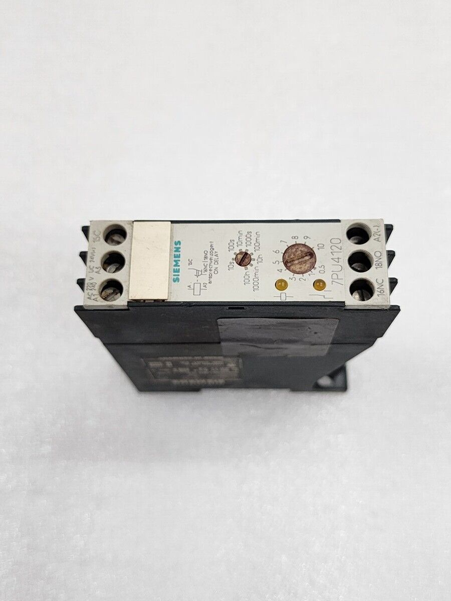 SIEMENS 7PU4120-2AN20 TIME DELAY RELAY 220-240V