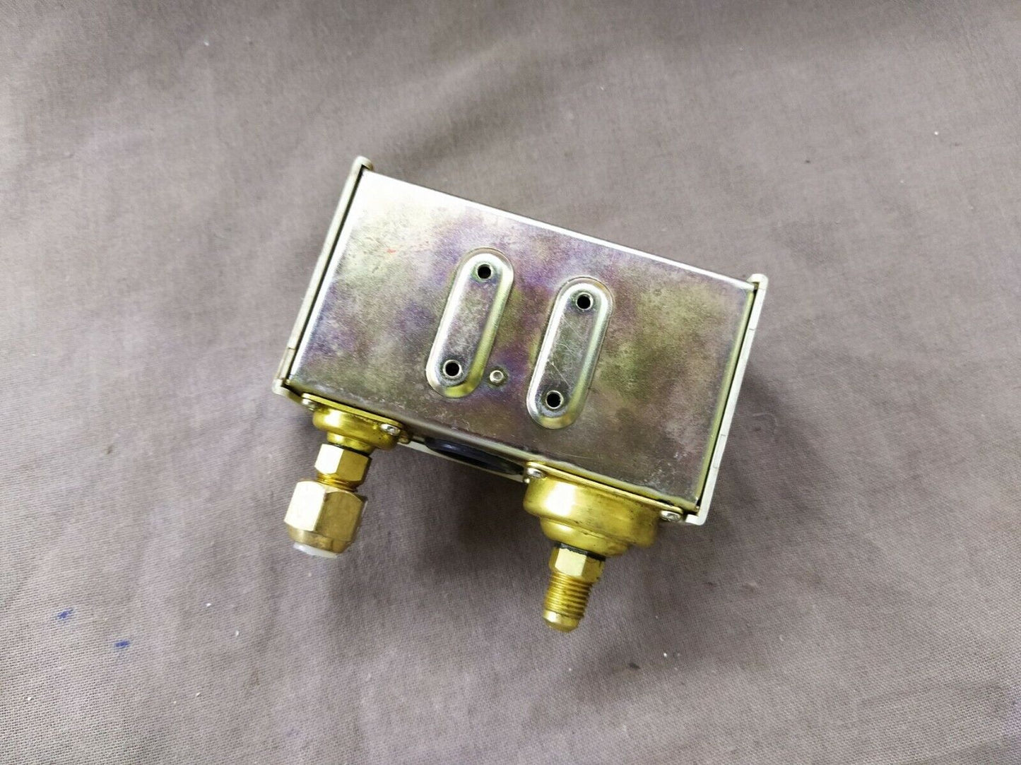 Saginomiya DNS-D606M 5244 Pressure Switch Max Working Pressure 15(LP)-33(HP) KGF