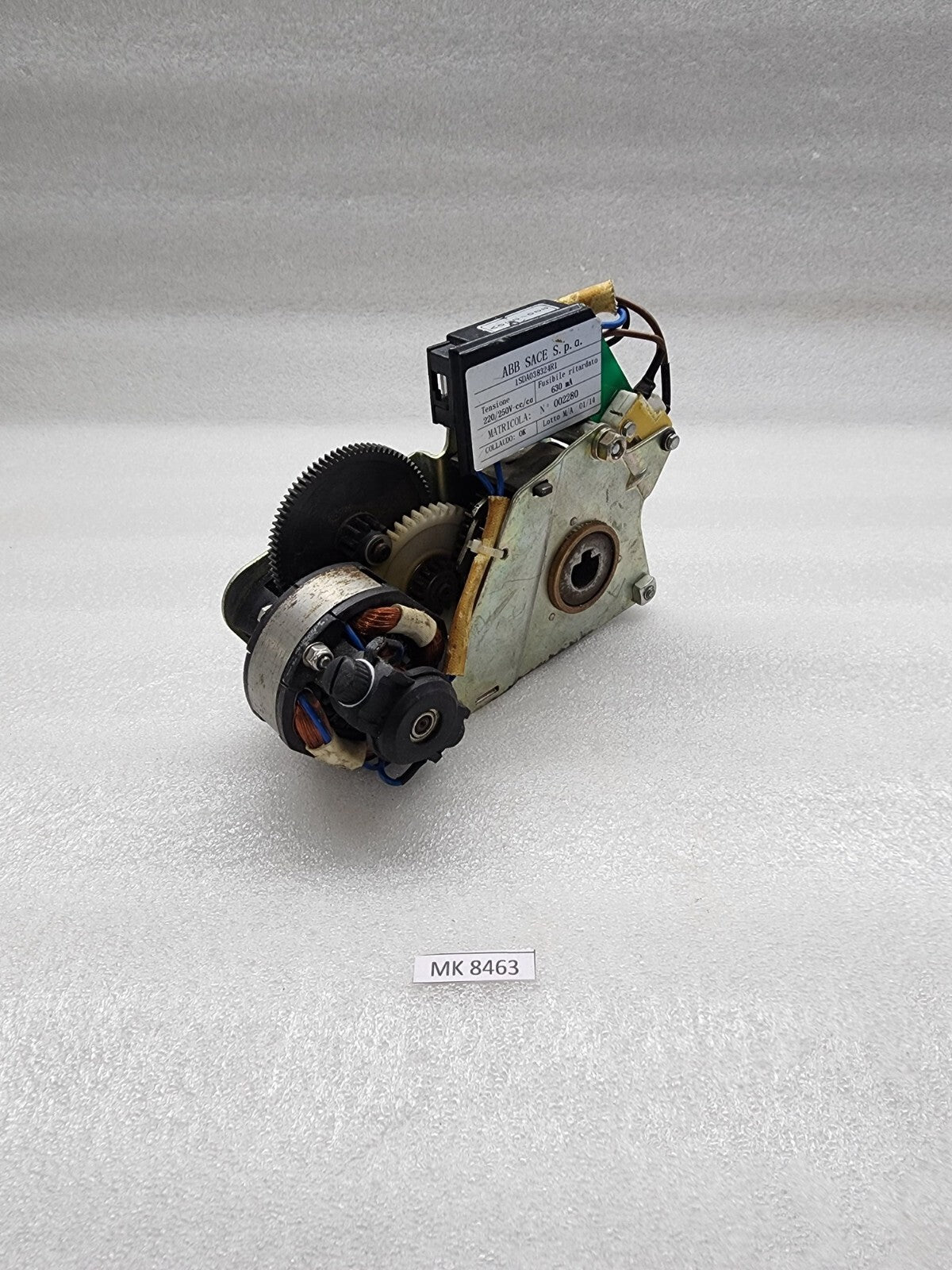 ABB 1SDA038324R1 GEARD MOTOR DEVICE 220/250V CC/CA ORIGINAL PART