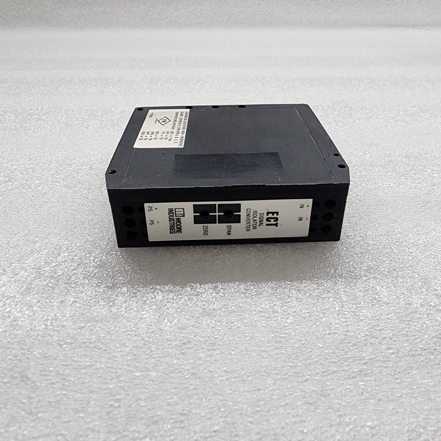 MOORE ECT SIGNAL ISOLATOR CONVERTER
