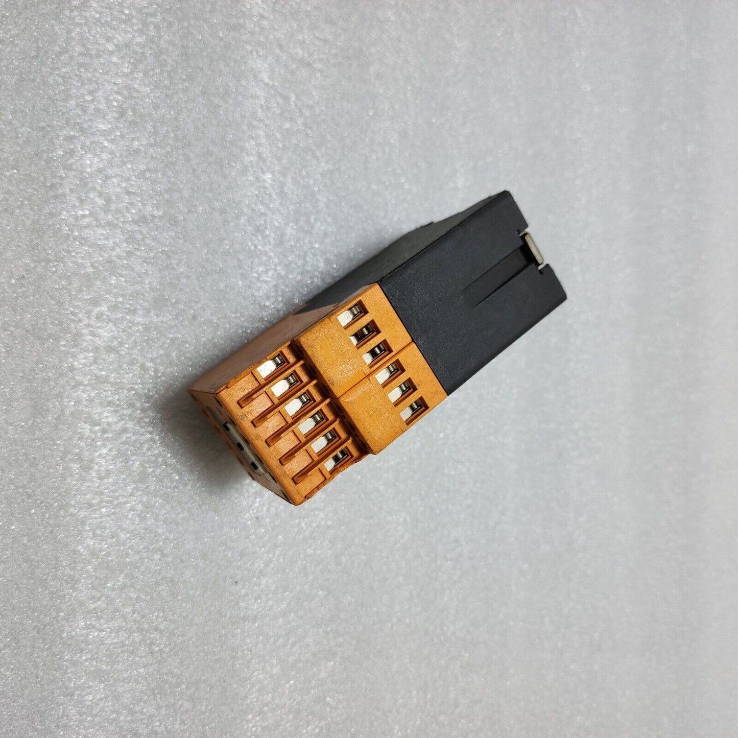 IFM MONITOR FR-1 FREQUENCY SPEED DD2003 110-240VAC/27VDC