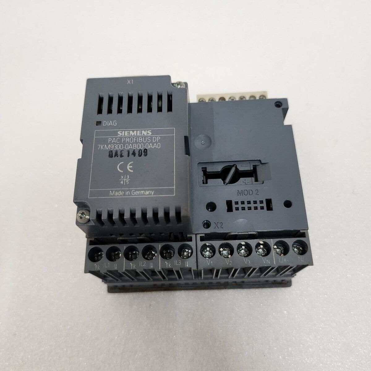 SIEMENS 7KM2112-0BA00-3AA0 ENERGY METER  PAC3200 240V WITH 7KM9300-0AB00-0AA0