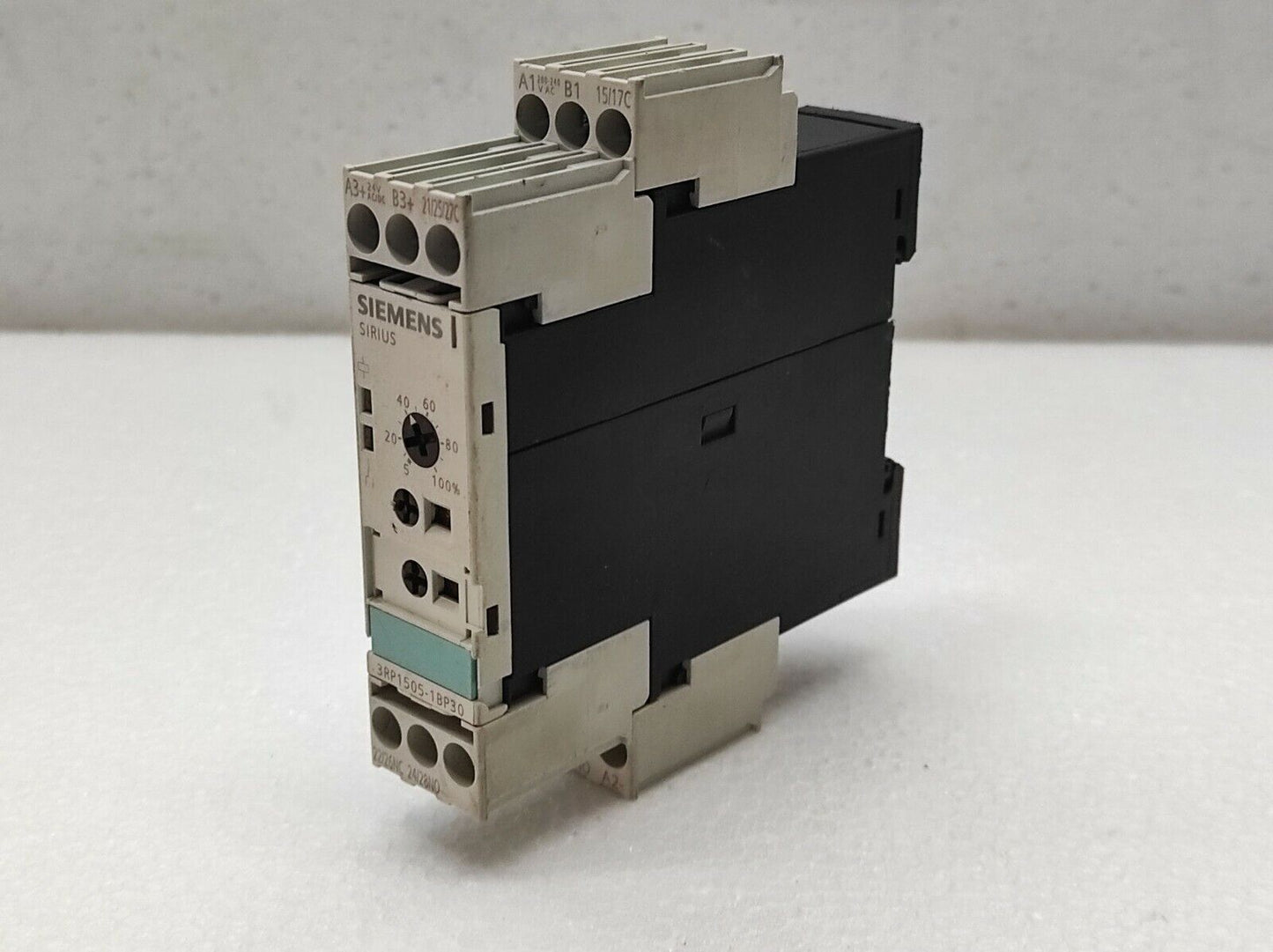 SIEMENS 3RP1505-1BP30 TIME DELAY RELAY