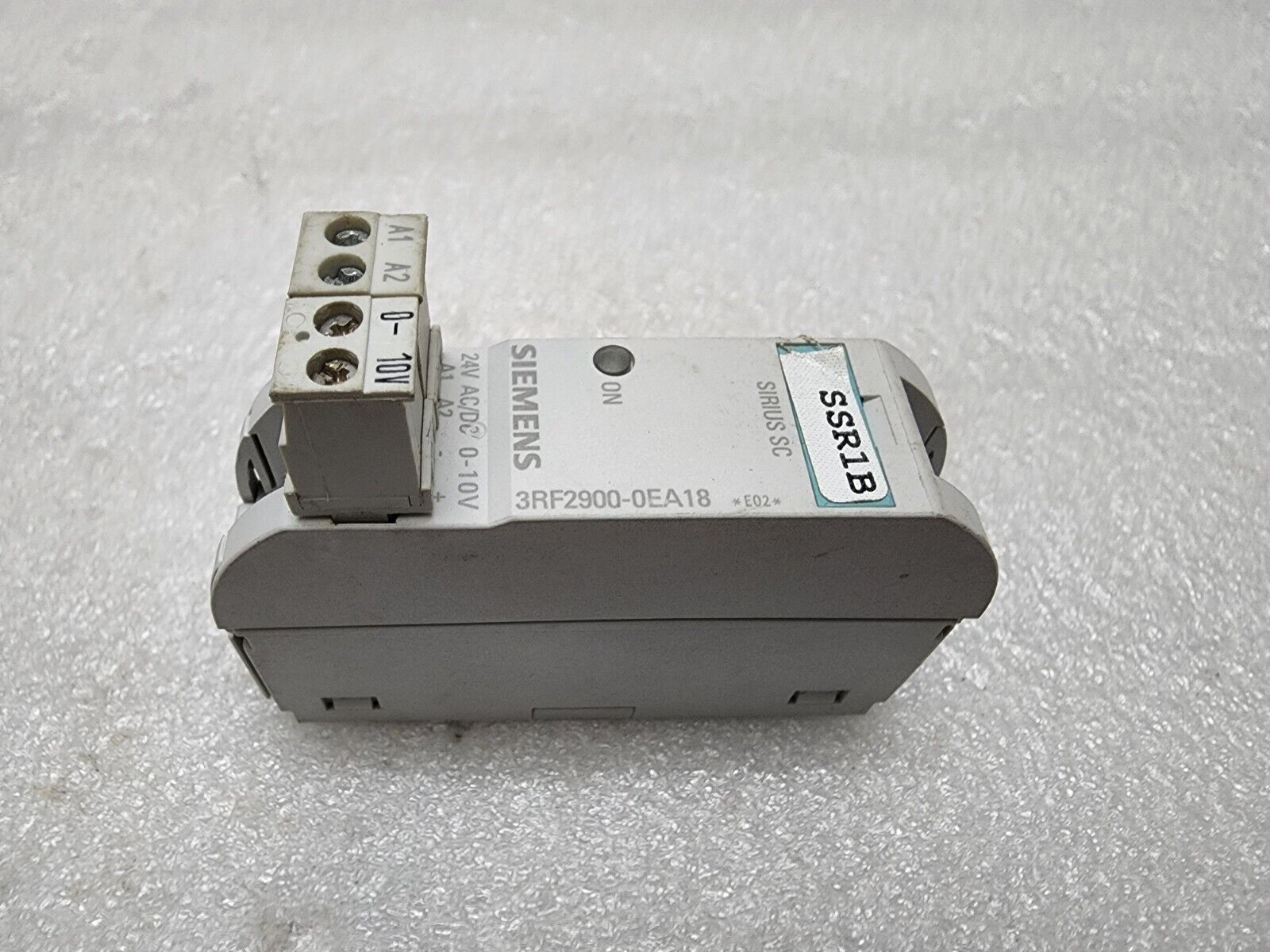 SIEMENS 3RF2170-1AA06 SIRIUS SC 3RF2900-0EA18 SOLID STATE RELAY