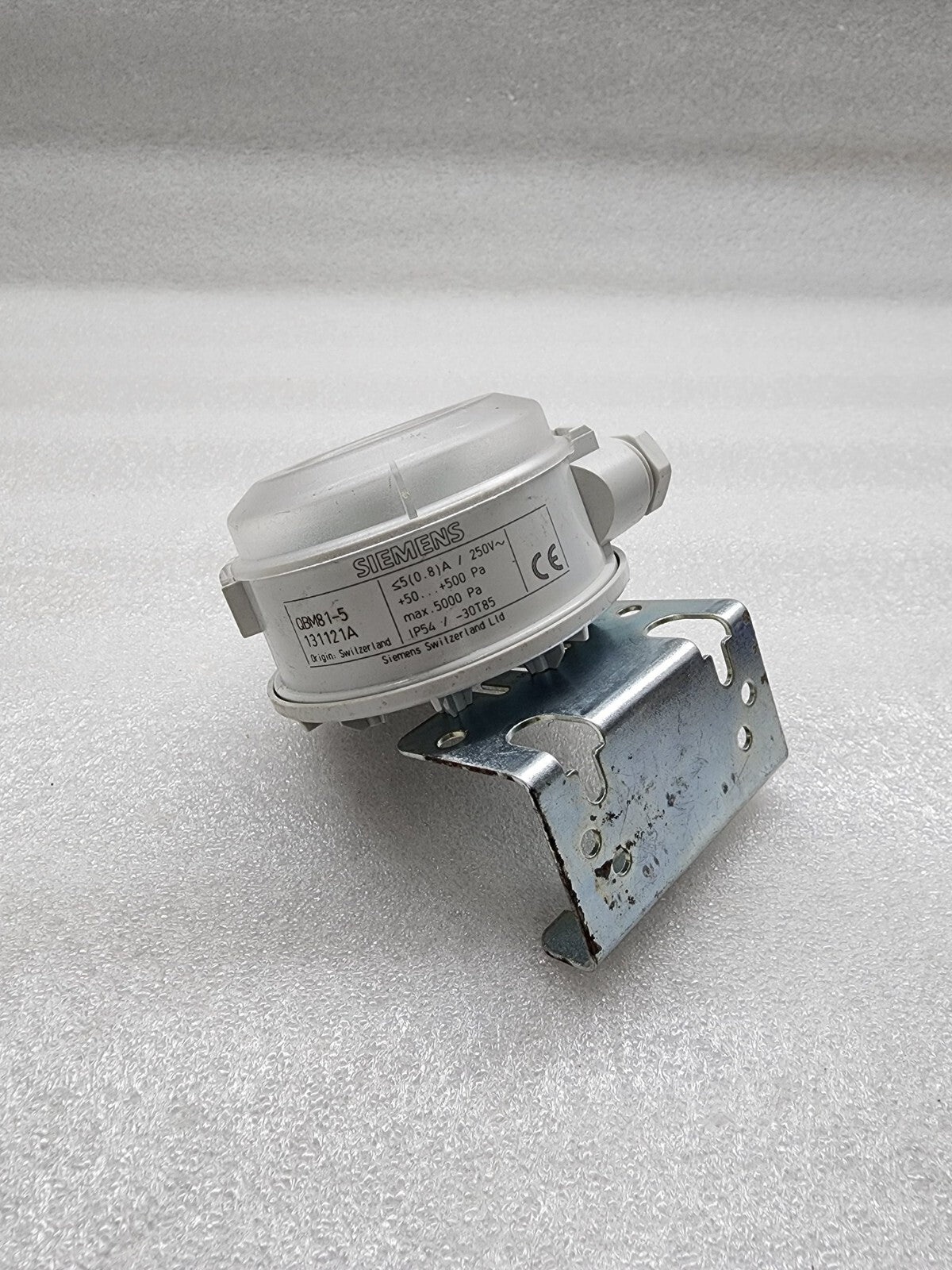 SIEMENS QBM81-5 DIFFERENTIAL PRESSURE MONITOR 131121A