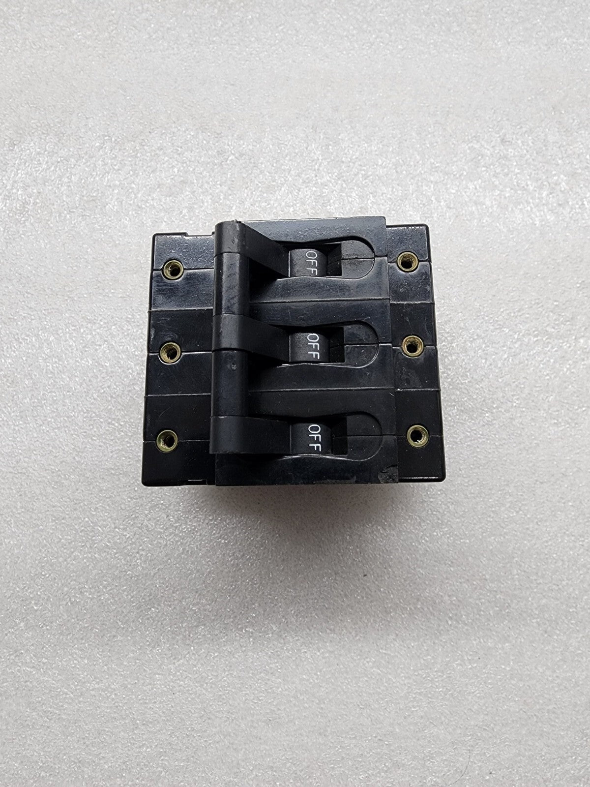 9642 3-POLE CIRCUIT BREAKER 45A