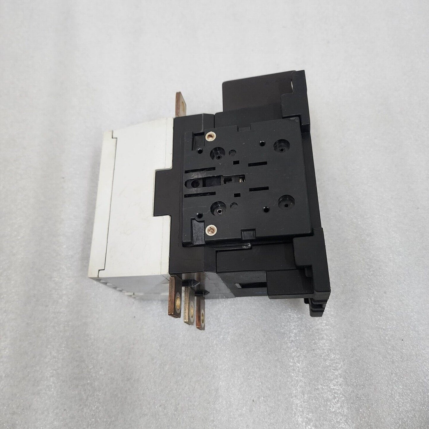 GENERAL ELECTRIC CK75CE300 3-POLE CIRCUIT BREAKER 250A 24VDC