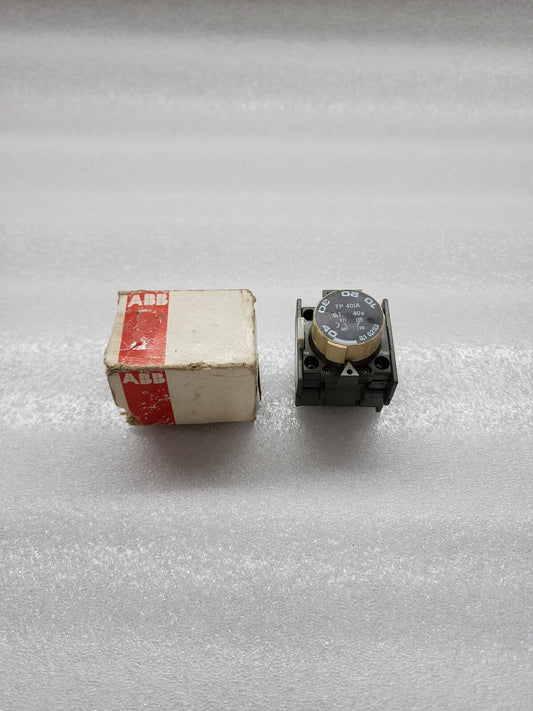 ABB TP 40IA OFF DELAY TIMER 1SBN020301R1000 NEW BUT PLASTIC PART IS BROKEN