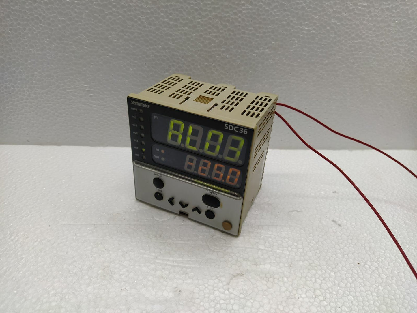 Yamatake SDC36 Digital Indicating Controller C36TC0UA1000 SDC 36 100-240V AC