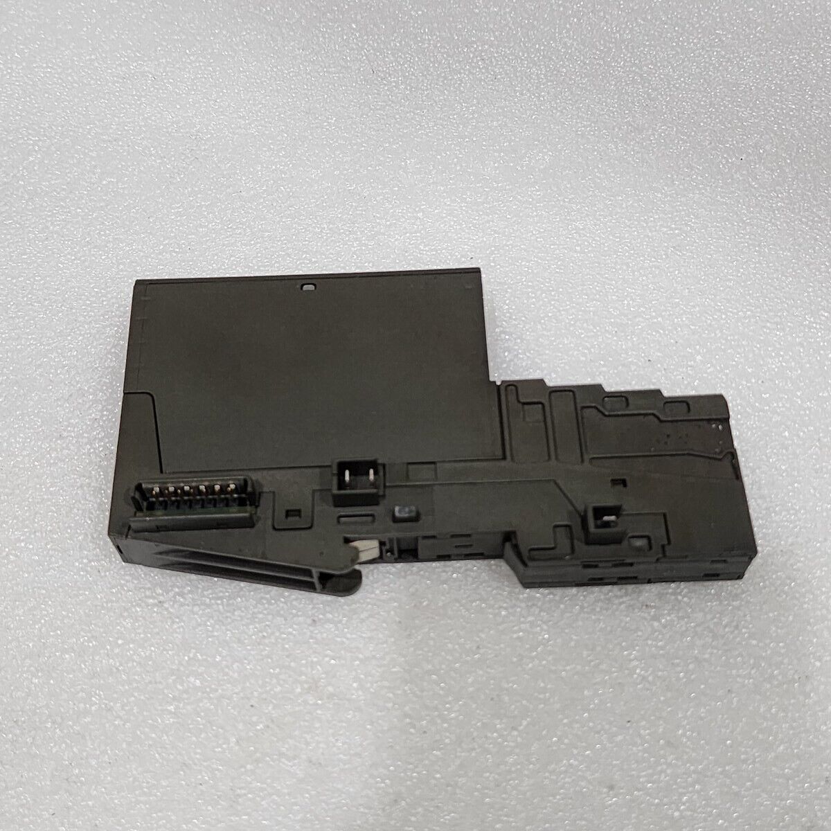 SIEMENS 6ES7 132-4BD30-0AA0 DIGITAL OUTPUT MODULE