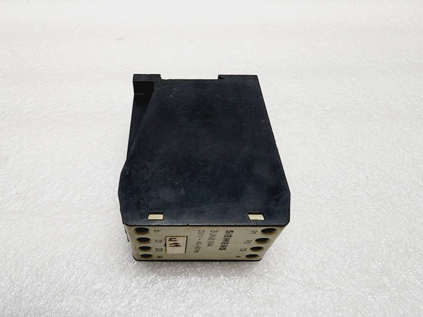 SIEMENS 3UN8 044 CONTACTOR CONTROL RELAY 220V