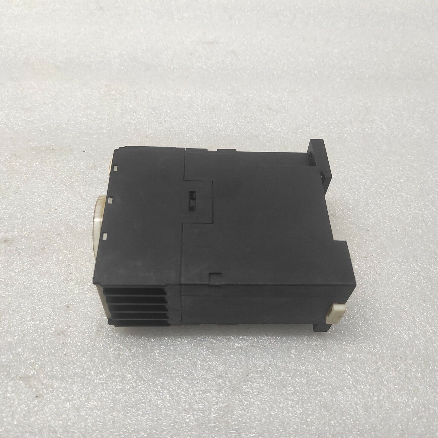 SIEMENS 7PU2040-2AN23 TIMING RELAY 220-240V