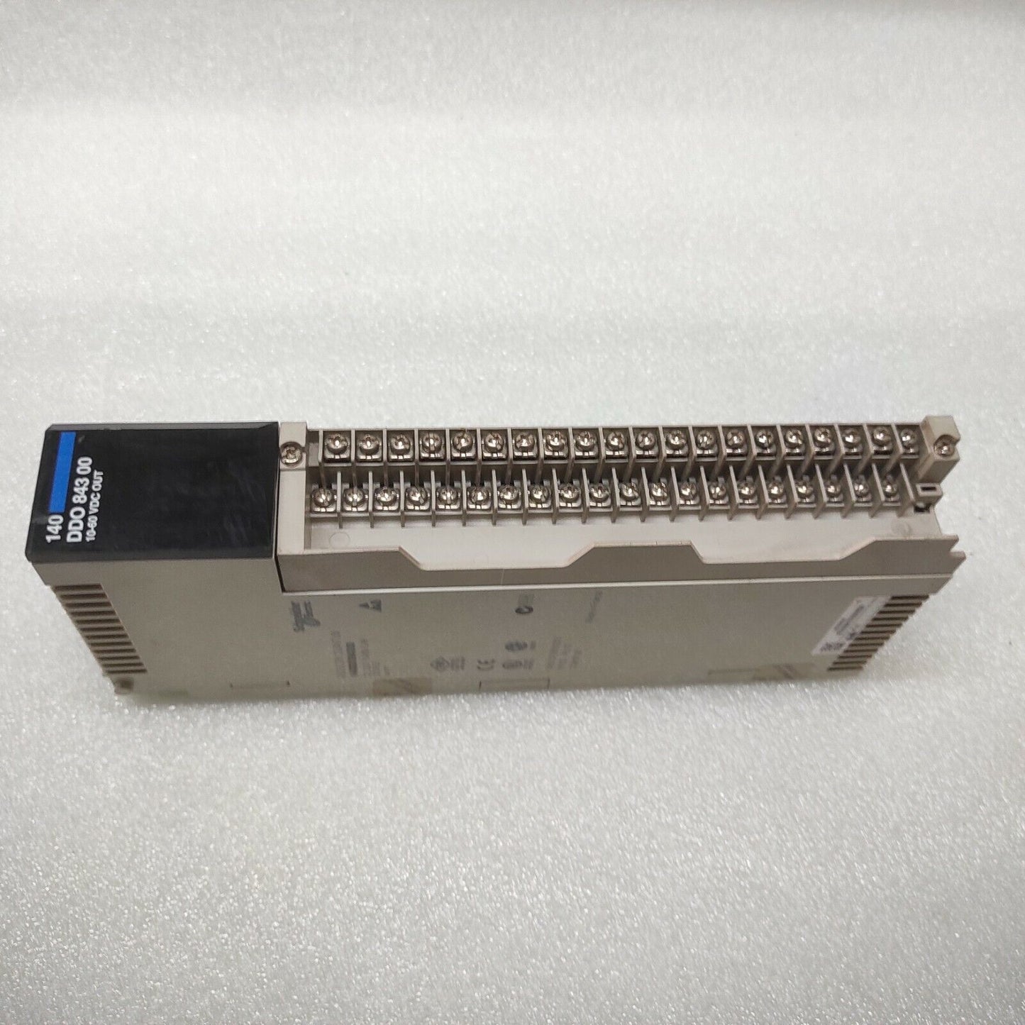 SE 140DDO84300 10-60 VDC OUTPUT MODULE 