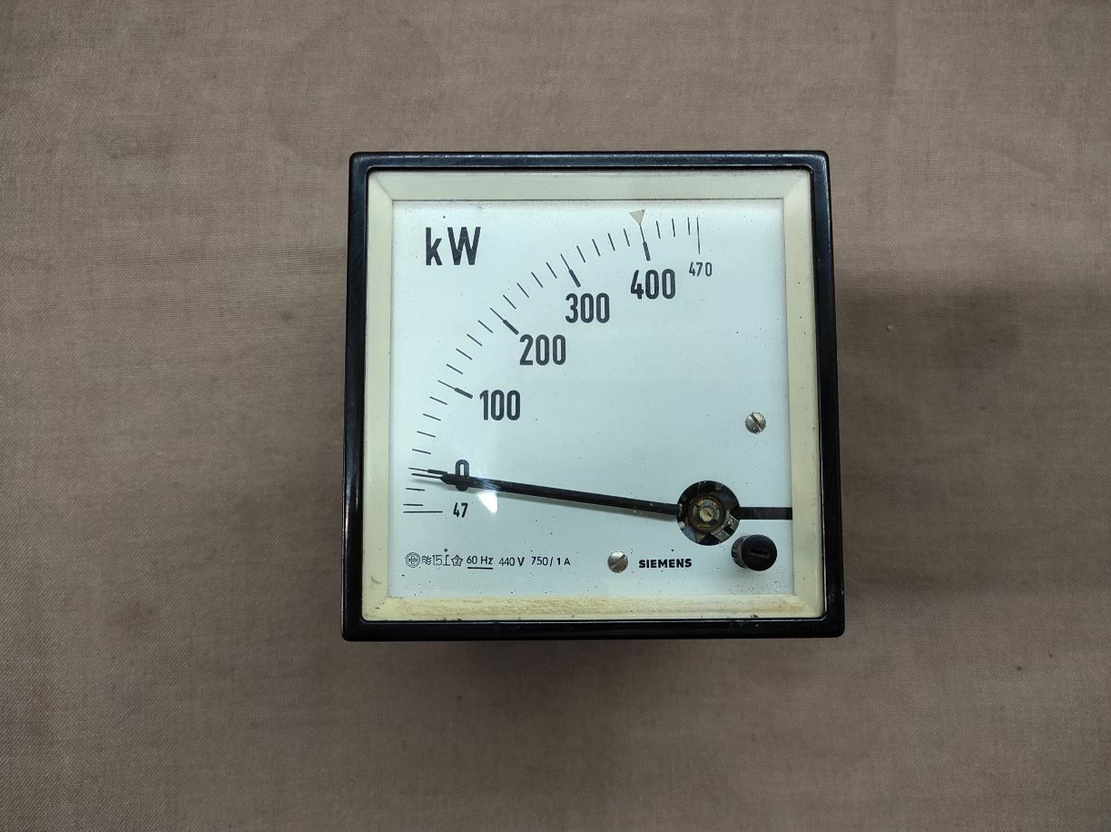 SIEMENS WATTMETER 440V 750/1A 47-470 kW 1901.403