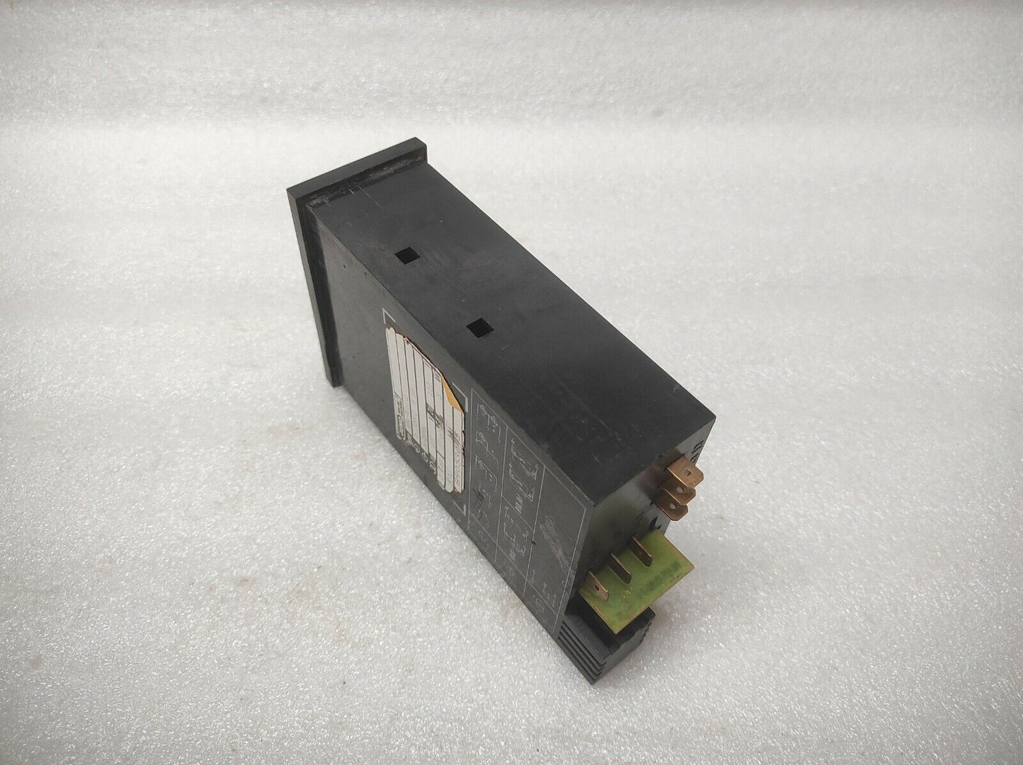 JUMO TRON HROW-48/DI-D3 TEMPERATURE CONTROLLER 220VAC PT100 0-399'C